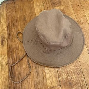 Aritzia Wilfred bucket hat